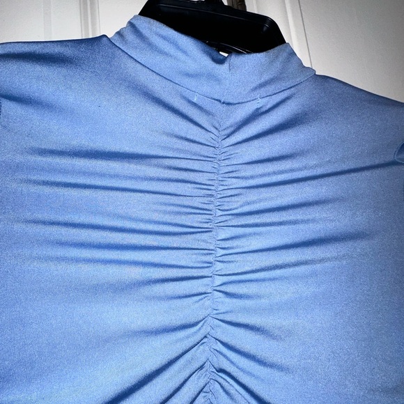 Aria Cove | Long sleeve ruched mini dress in blue - Picture 7 of 10